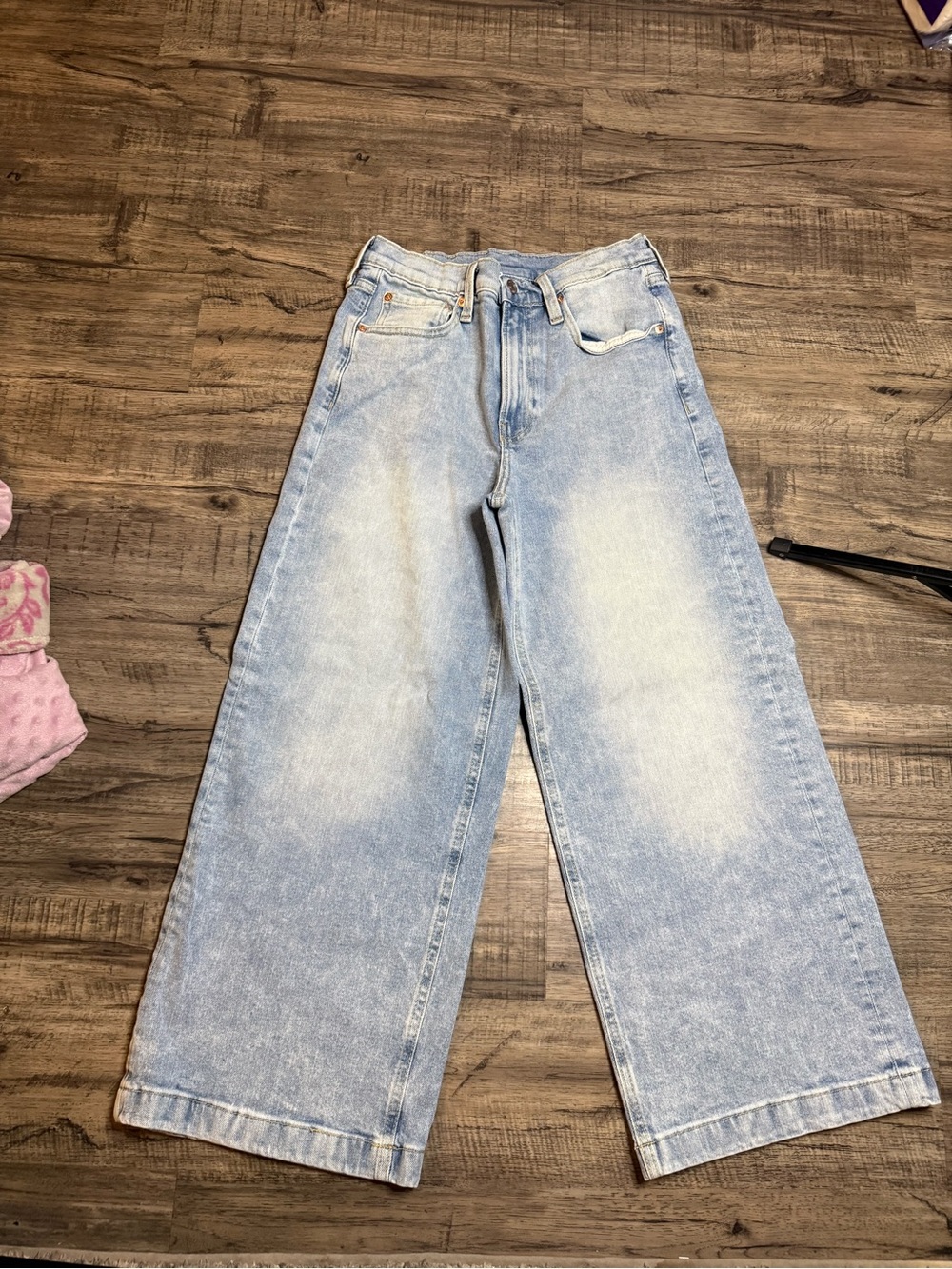 GAP Light Wash Wide-Leg Jeans